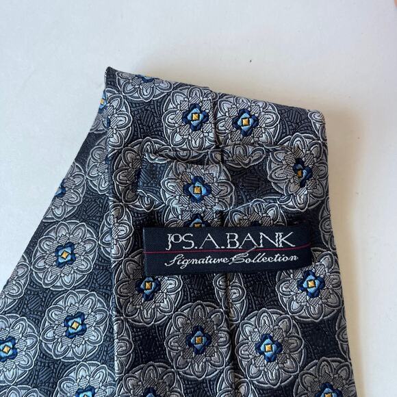 JOS A BANK Signature Collection Mens Tie Gray Floral Textured 100% Silk 3.75" - Picture 7 of 8